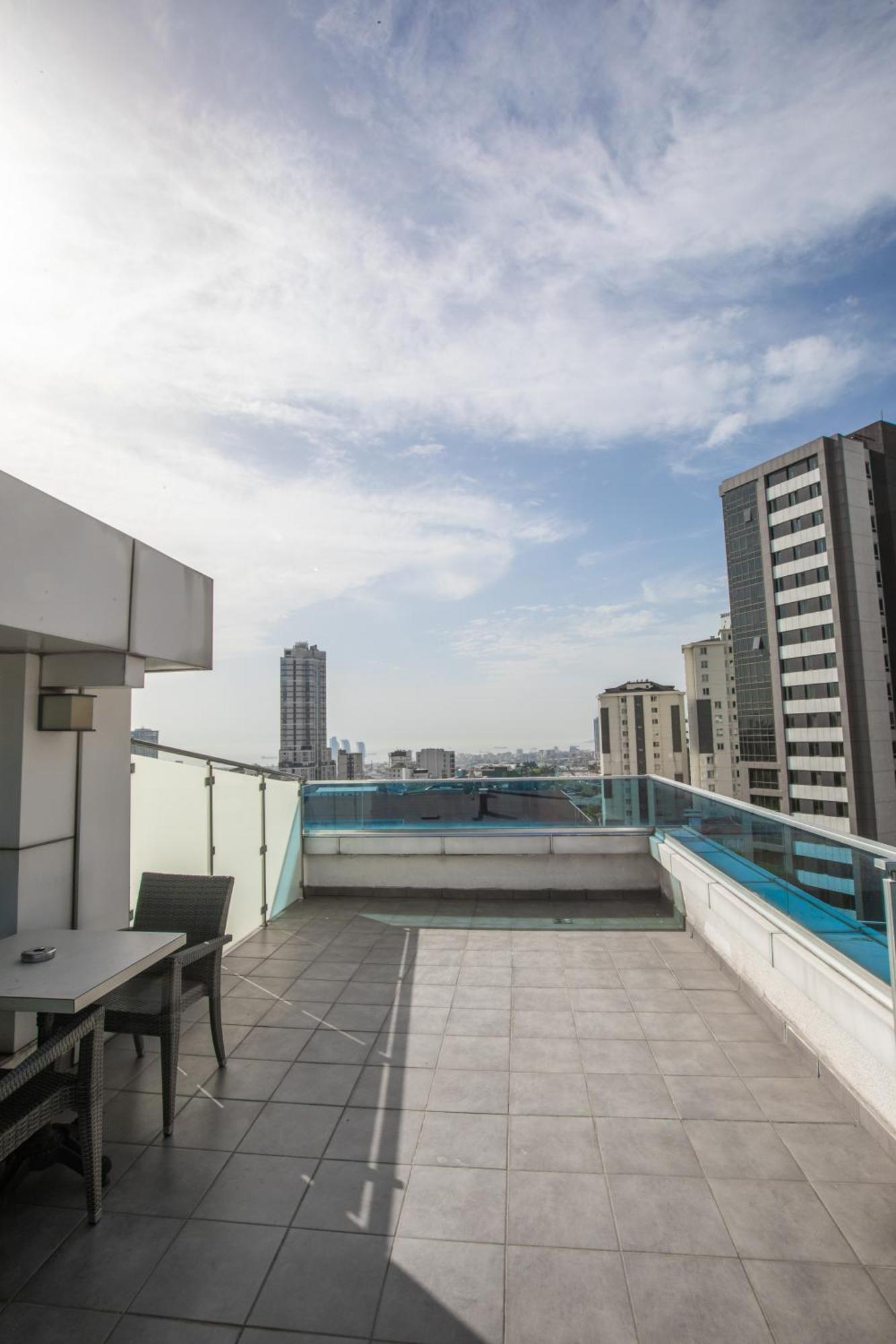 Ramada Encore Istanbul Kartal Exterior photo